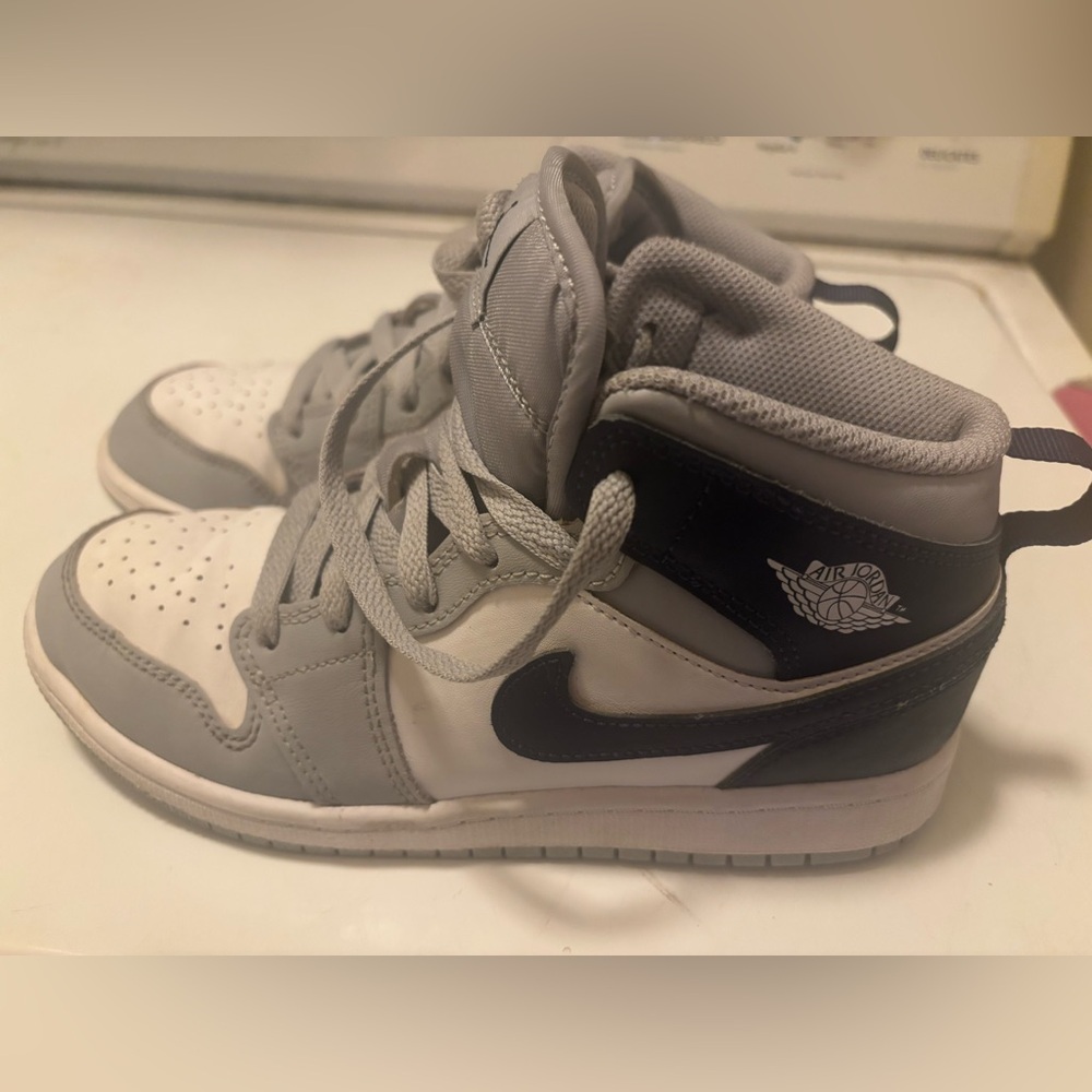Kids jordans size 3